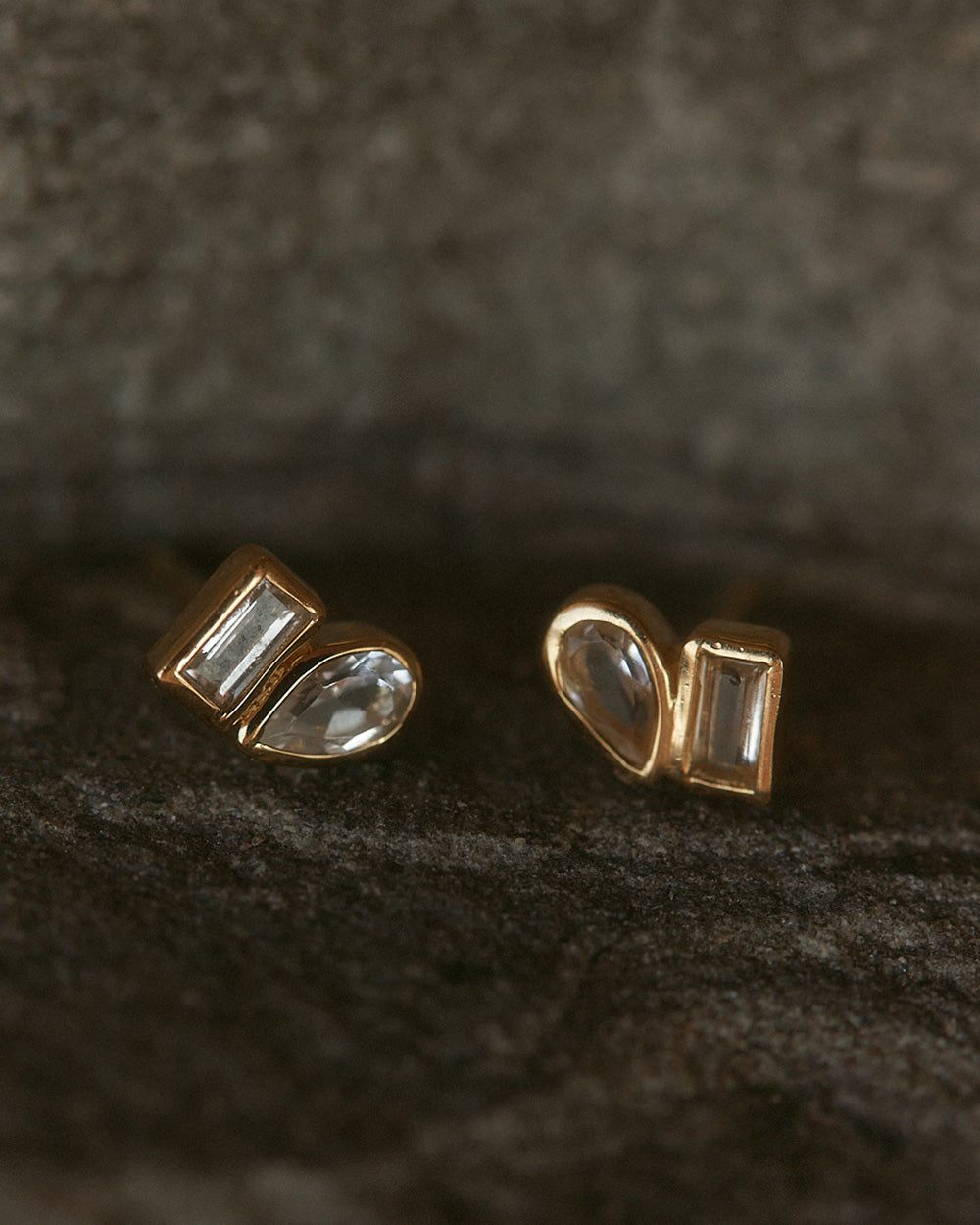PLACE STUDS (18K GOLD PLATED) IMAGE 3