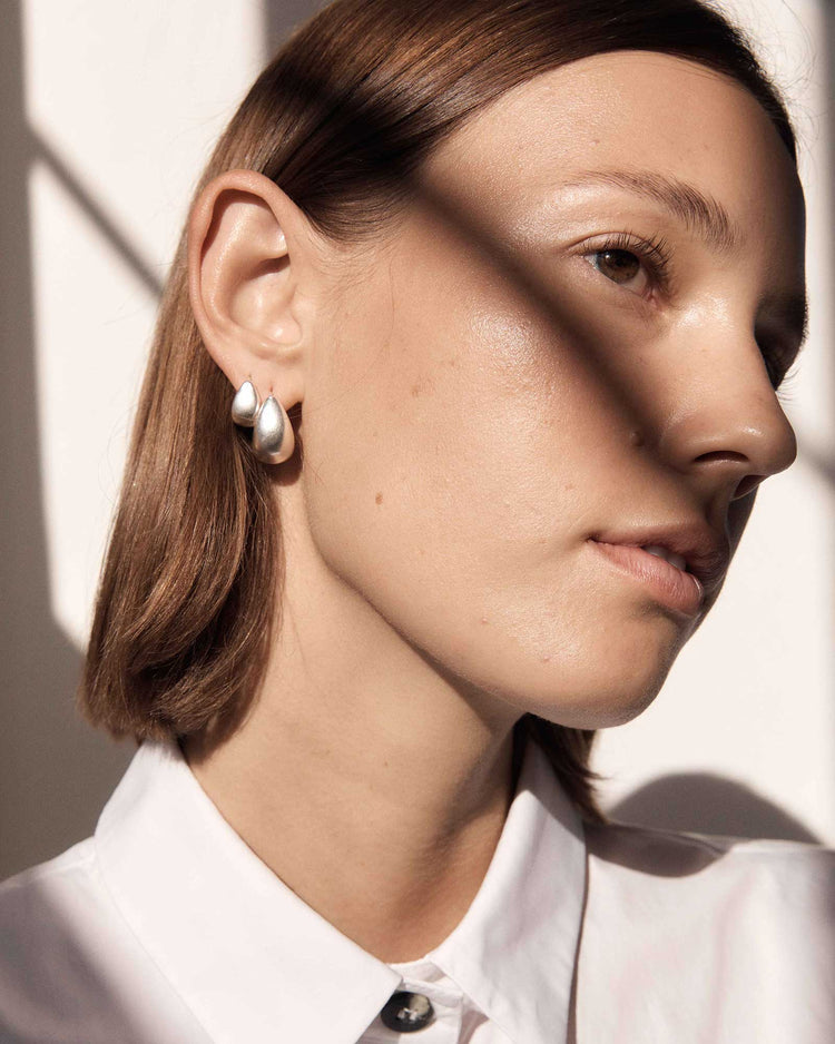 TRESOR HOOPS SMALL (STERLING SILVER) IMAGE 2