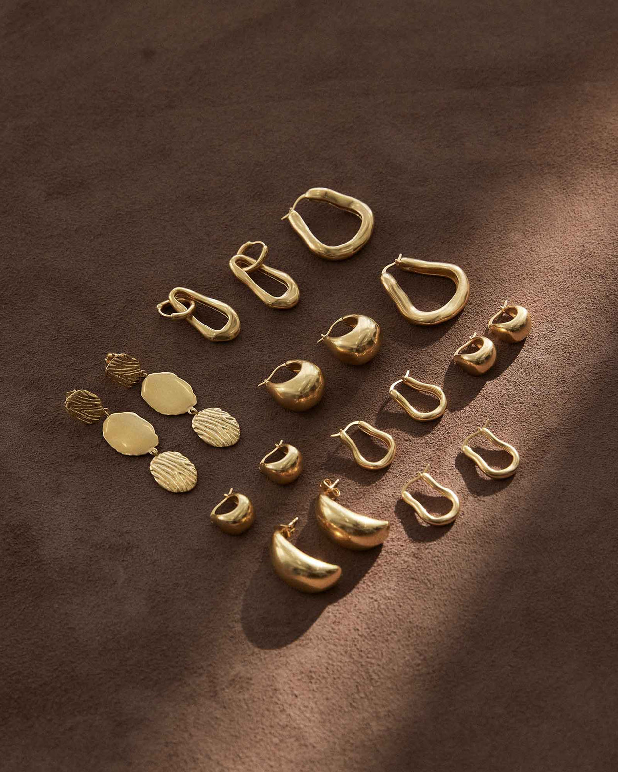 SHIFT EARRINGS (18K GOLD PLATED) IMAGE 5