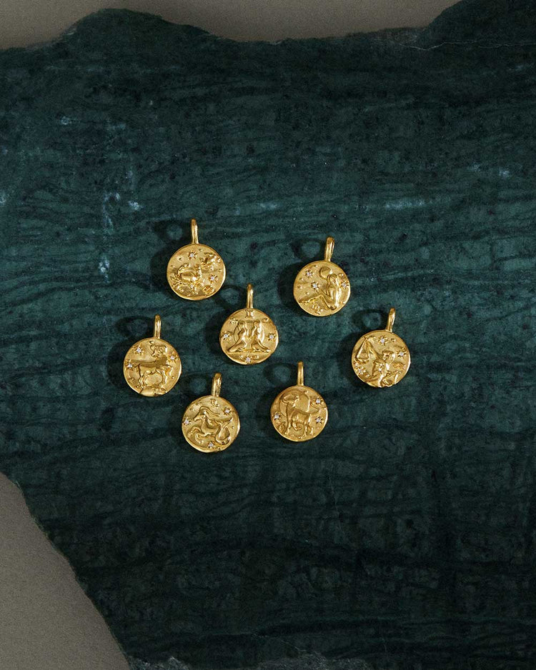 CAPRICORN PETITE ZODIAC (18K GOLD VERMEIL) IMAGE 2
