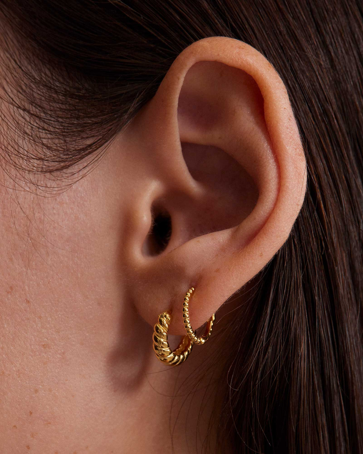 L'AMOUR HOOPS (18K GOLD PLATED) IMAGE 2