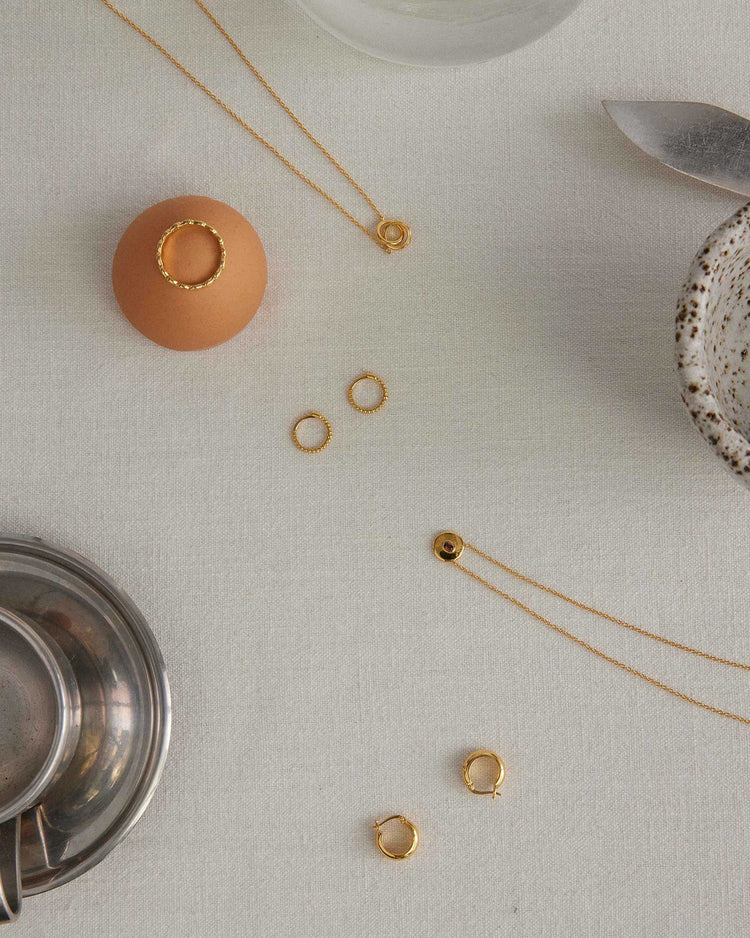 L'AMOUR HUGGIES (18K GOLD PLATED)