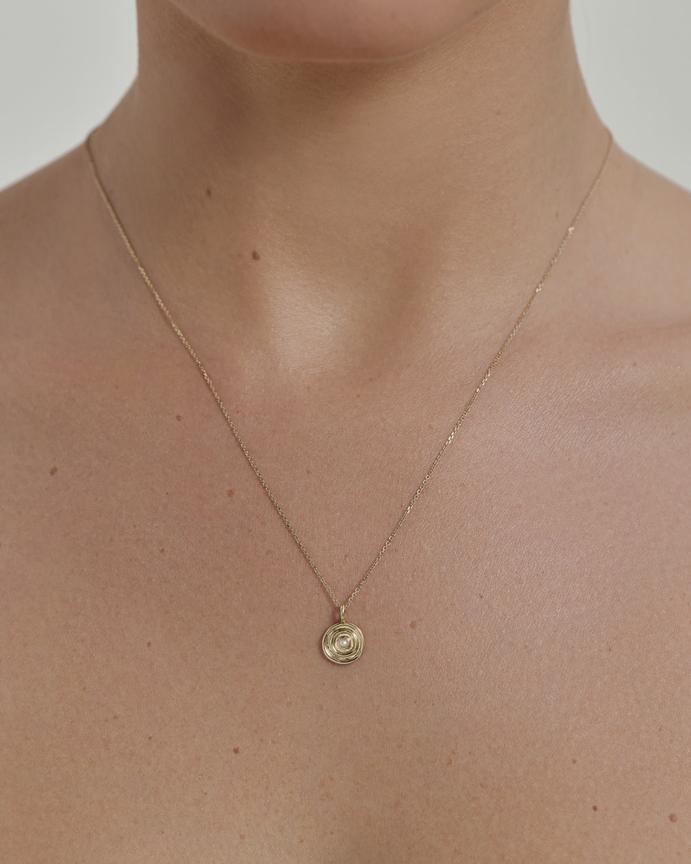 ASCEND CHARM (9K GOLD) IMAGE 6