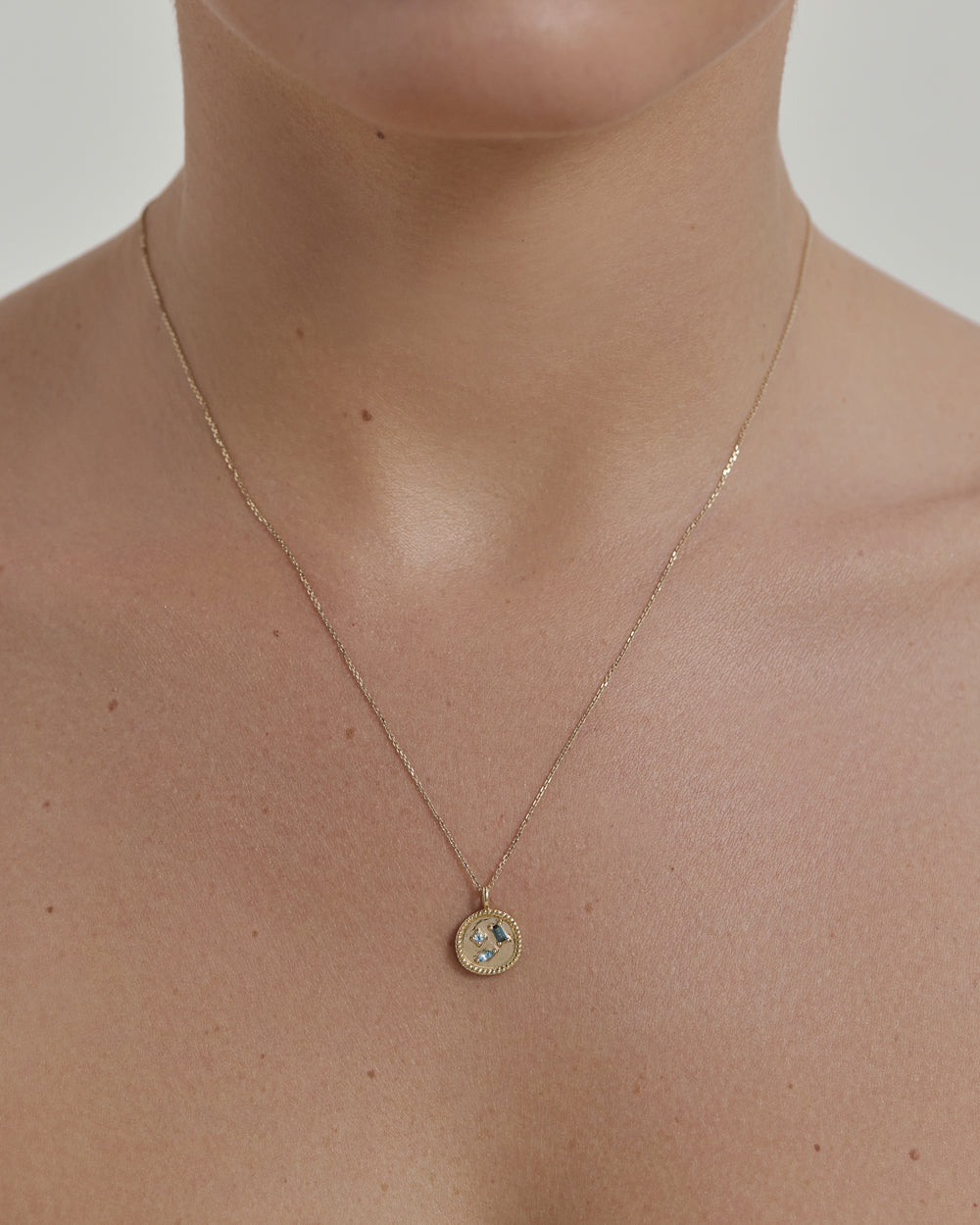 CREATIVITY REIGNS BLUE TOPAZ CHARM (9K GOLD) IMAGE 6
