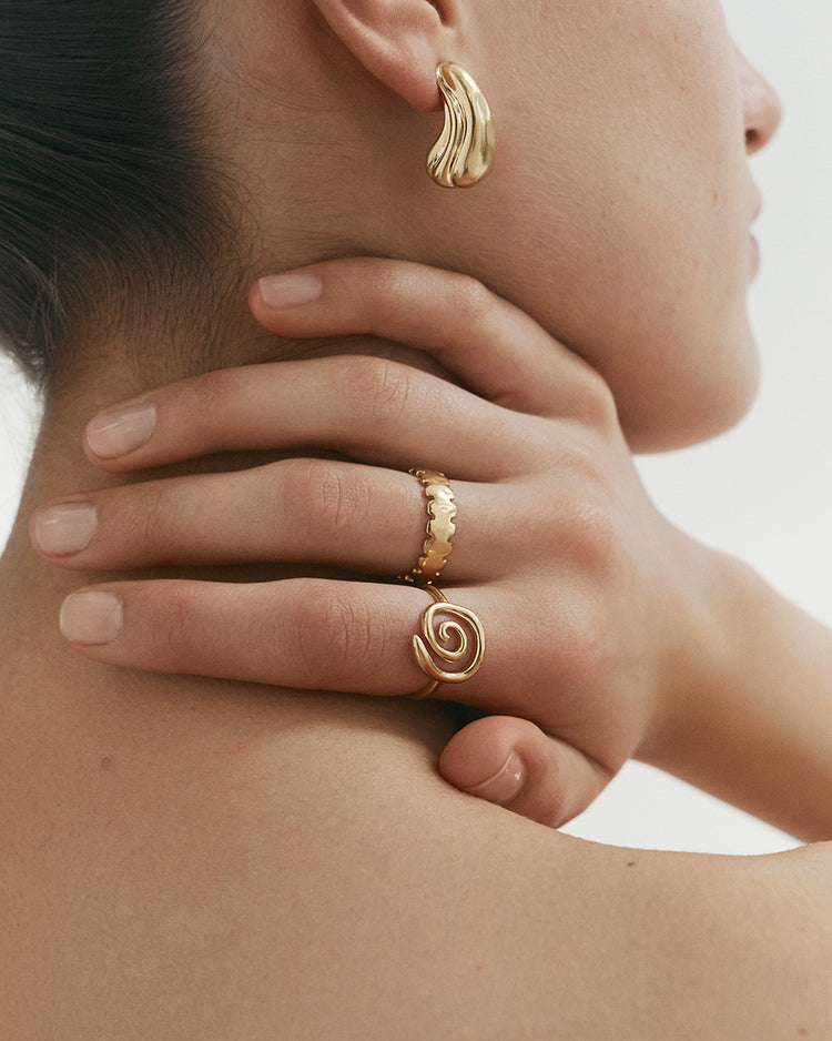 FLOAT OVERSIZED STUDS (18K GOLD PLATED) IMAGE 3