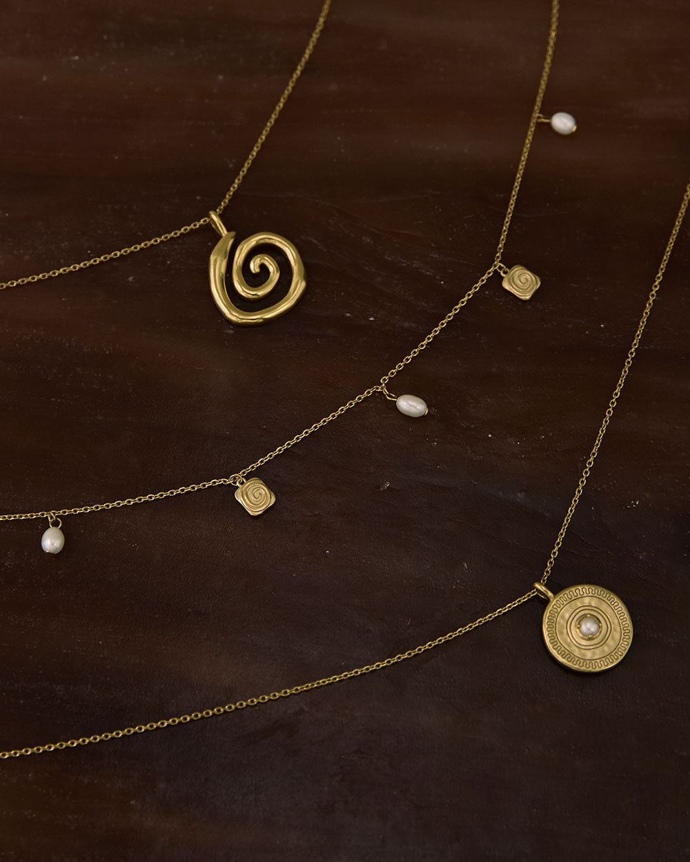 VELVET SWIRL NECKLACE (18K GOLD VERMEIL) IMAGE 3