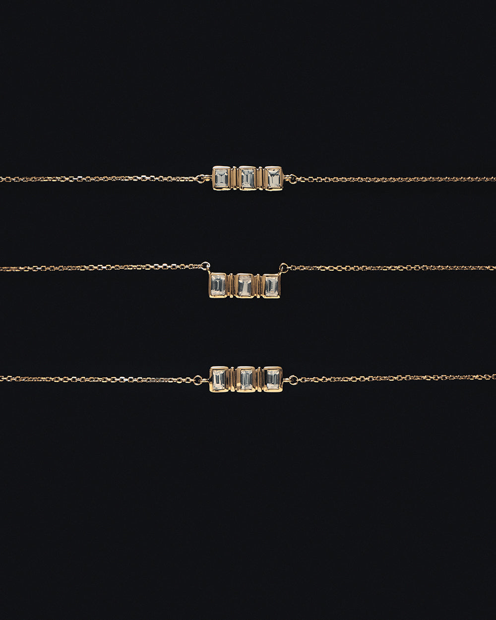 ELYSIUM BAGUETTE SAPPHIRE BRACELET (9K GOLD) IMAGE 3