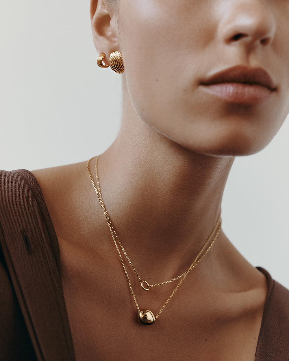 RISE OVERSIZED STUDS (18K GOLD PLATED) IMAGE 3