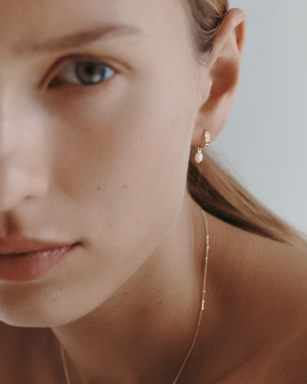 VACATION FINE HOOPS (9K GOLD) IMAGE 5