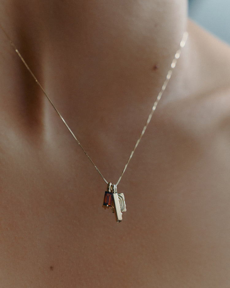 ALCHEMY BAR CHARM (9K GOLD)