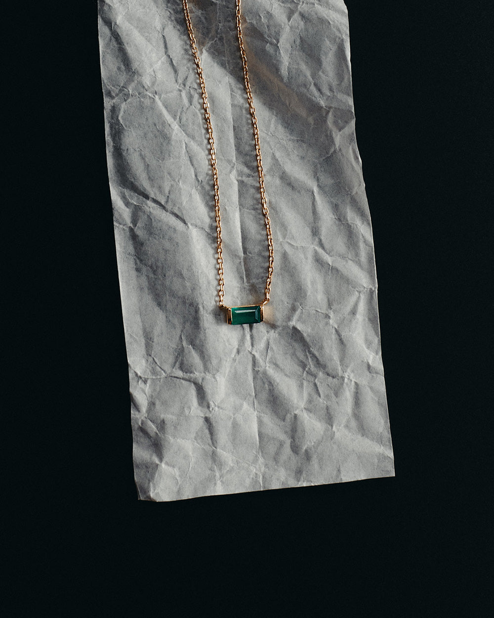 BAGUETTE BIRTHSTONE NECKLACE (18K GOLD VERMEIL) IMAGE 8