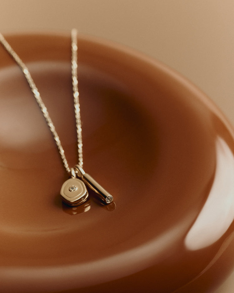 ALCHEMY BAR CHARM (9K GOLD)
