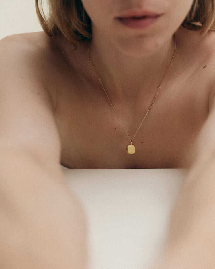 VERA LOCKET (18K GOLD VERMEIL)