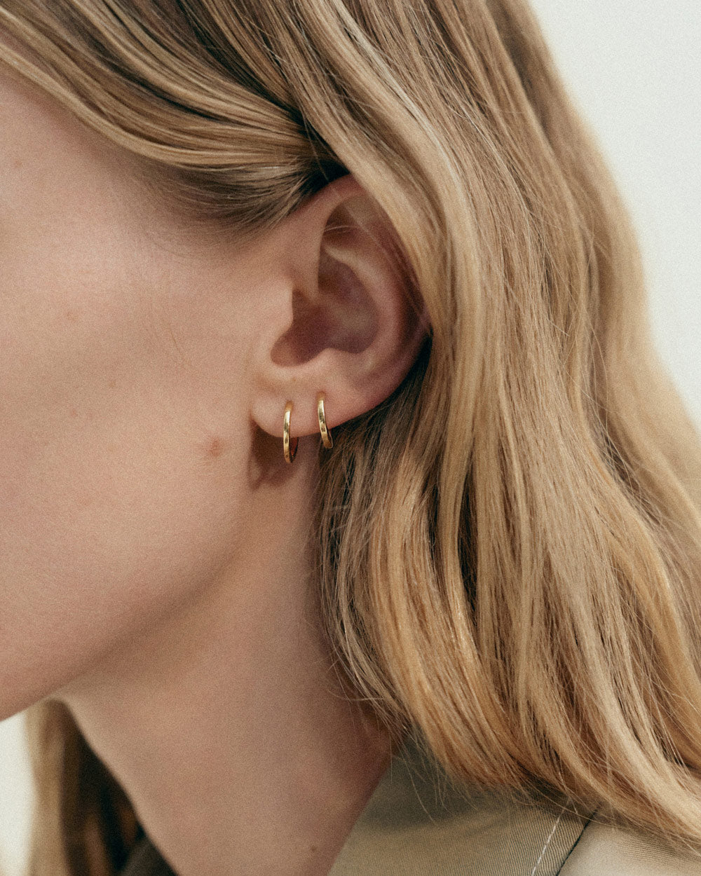 CONTOUR HOOPS (18K GOLD PLATED)