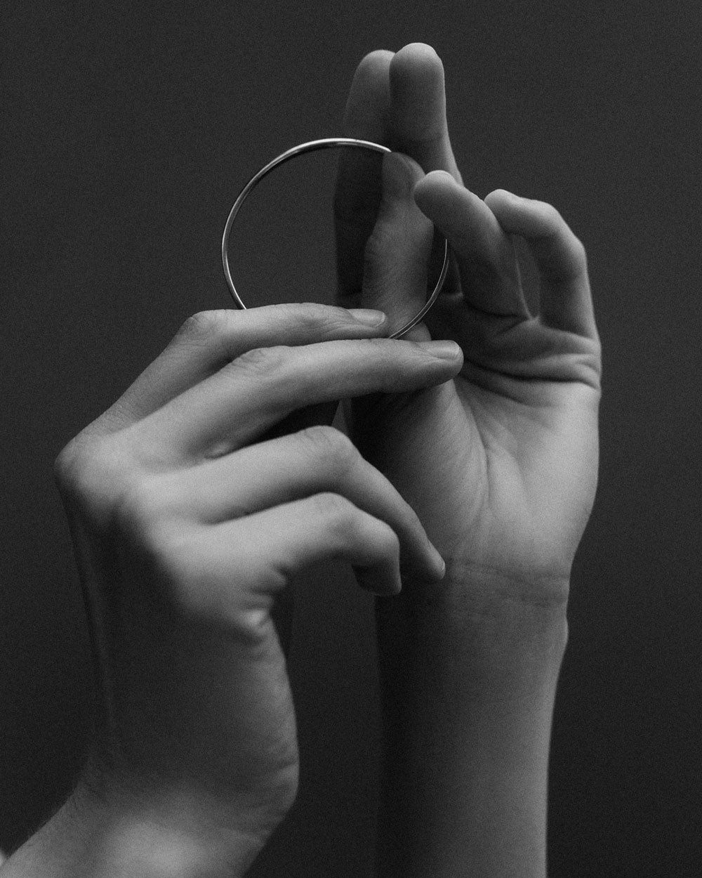 CONTOUR BANGLE (STERLING SILVER)