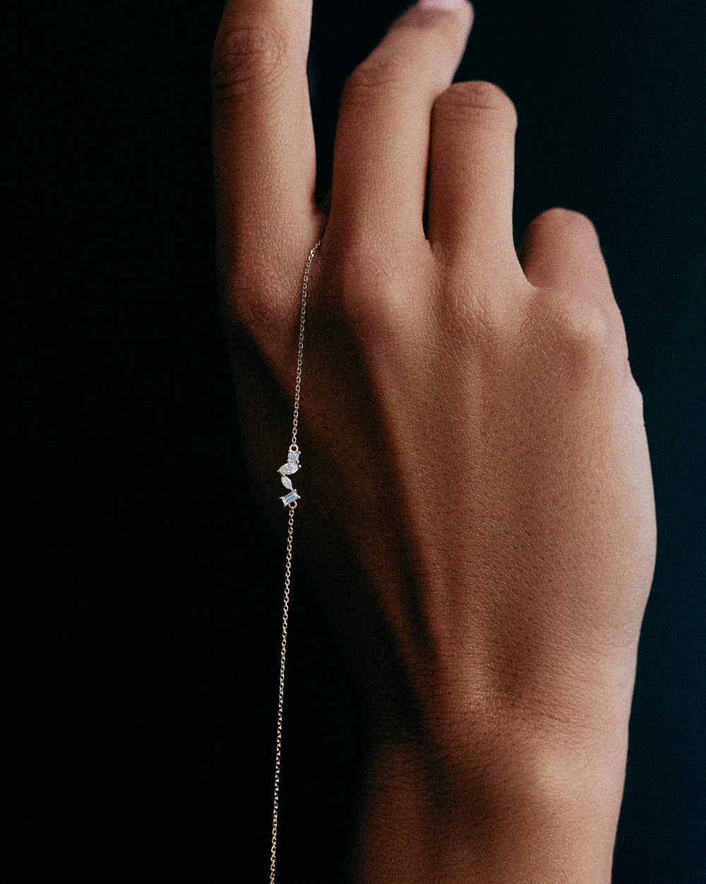 VELA BRACELET (9K GOLD)