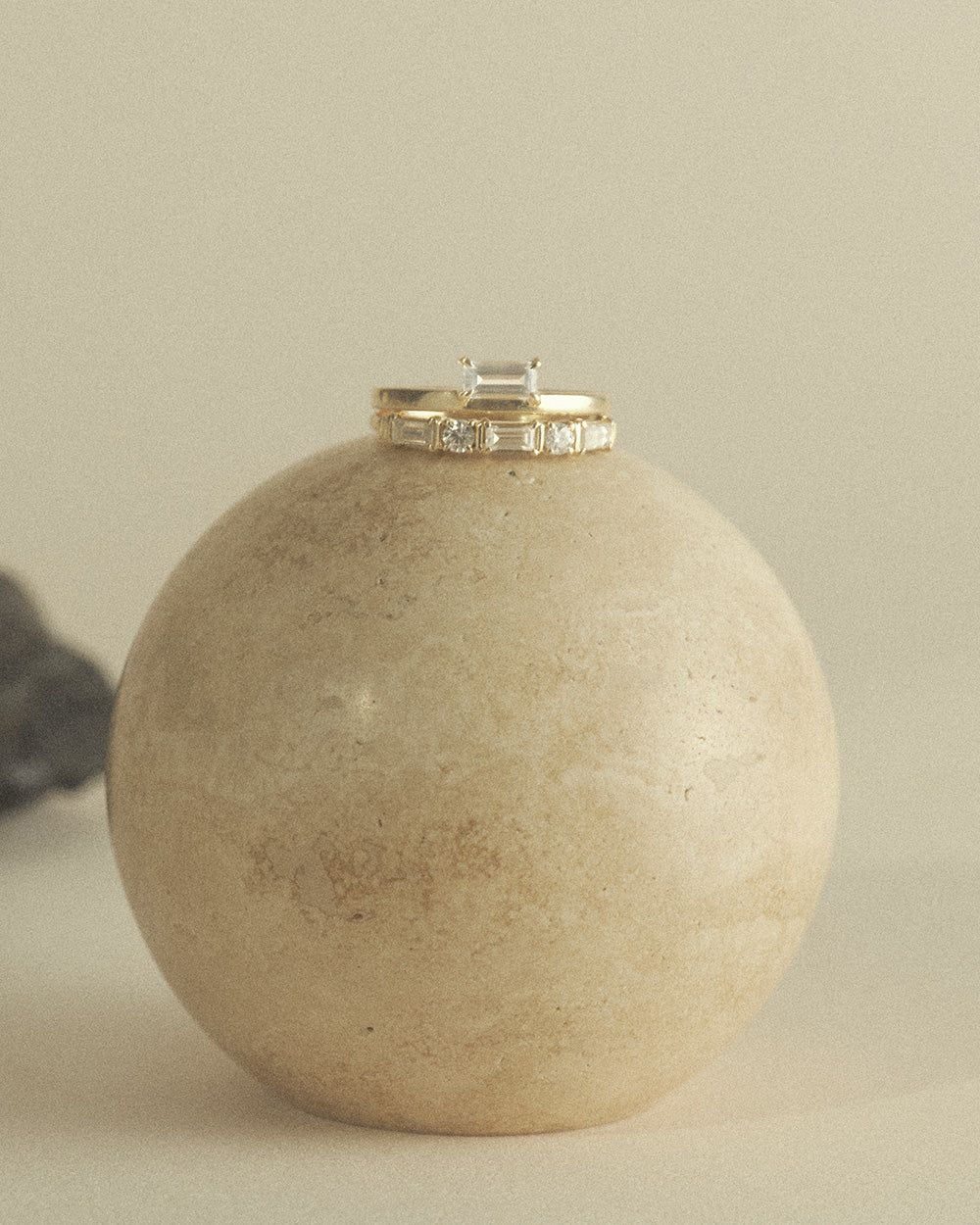ETHER BAGUETTE RING (9K GOLD)