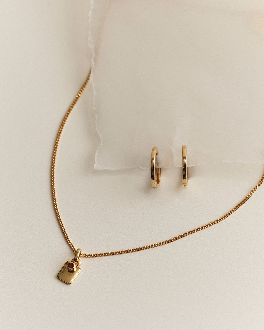 THE ENGRAVABLE BIRTHSTONE GIFT SET (18K GOLD PLATED)