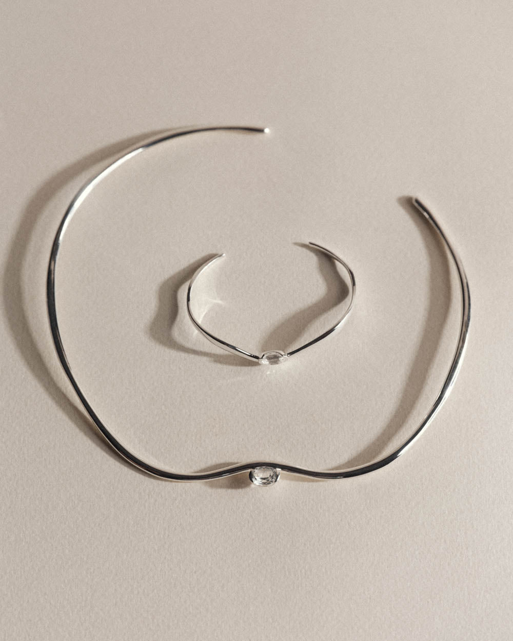 UNFOLD COLLAR NECKLACE (RHODIUM PLATED)