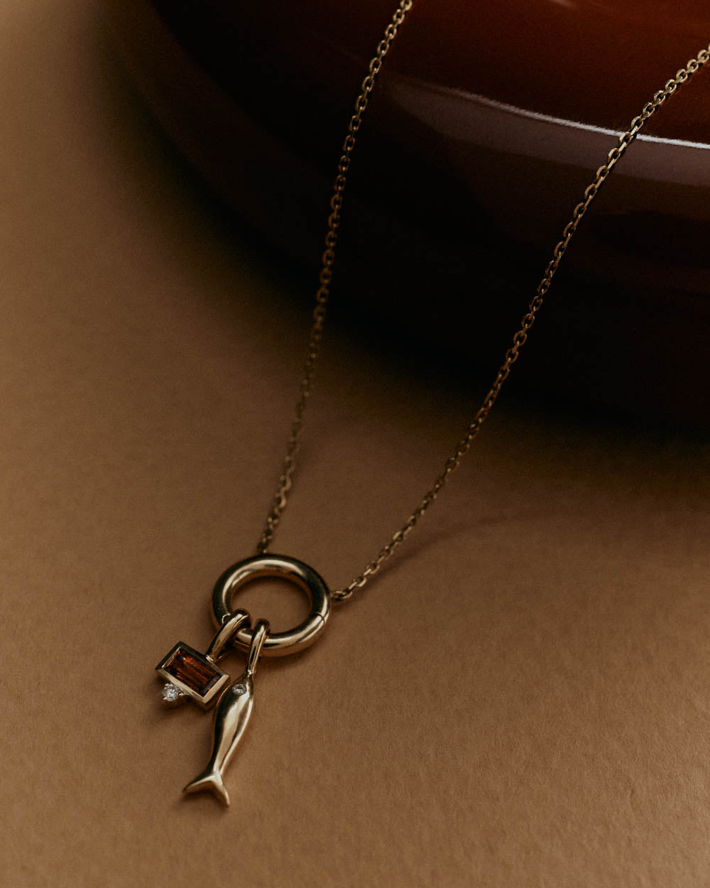 RESONATE CLASP NECKLACE (9K GOLD)