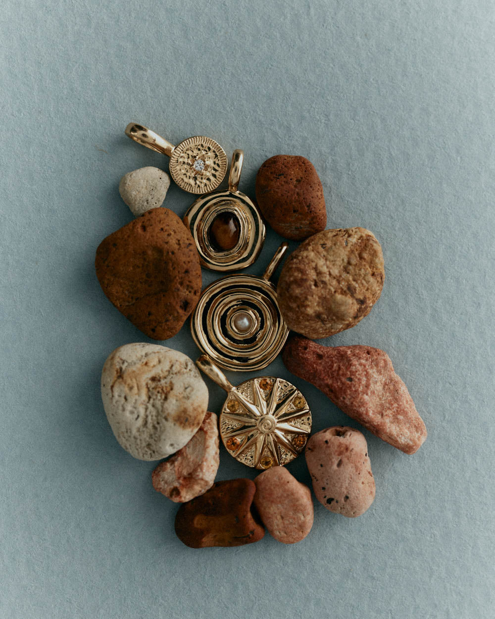 SACRED SUN CHARM (9K GOLD)