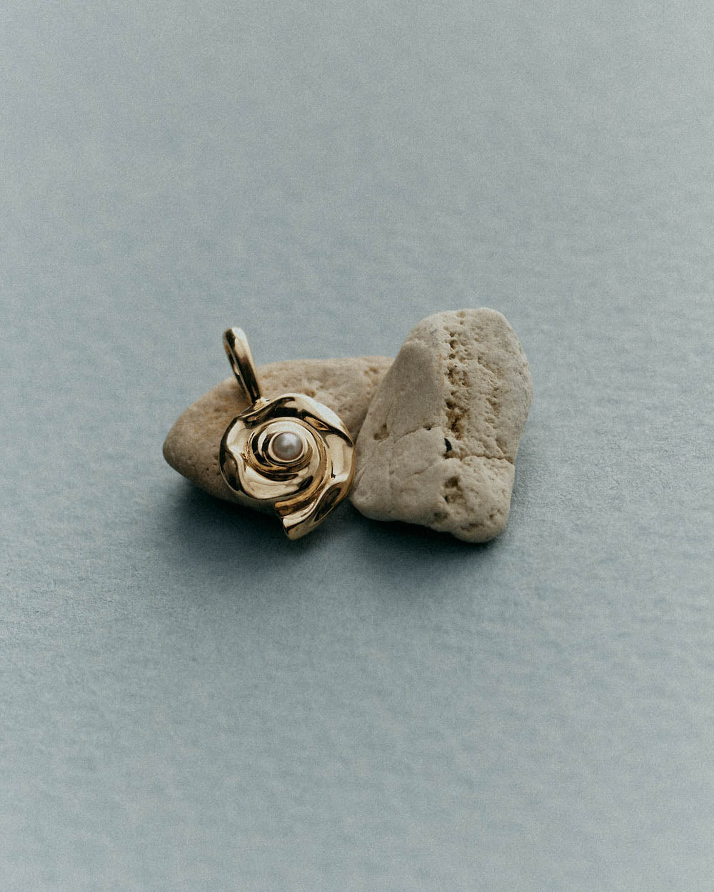 APERIO CHARM (9K GOLD)