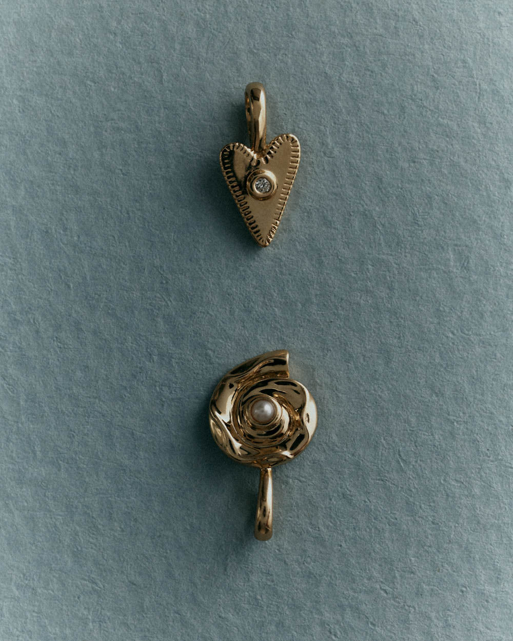 APERIO CHARM (9K GOLD)