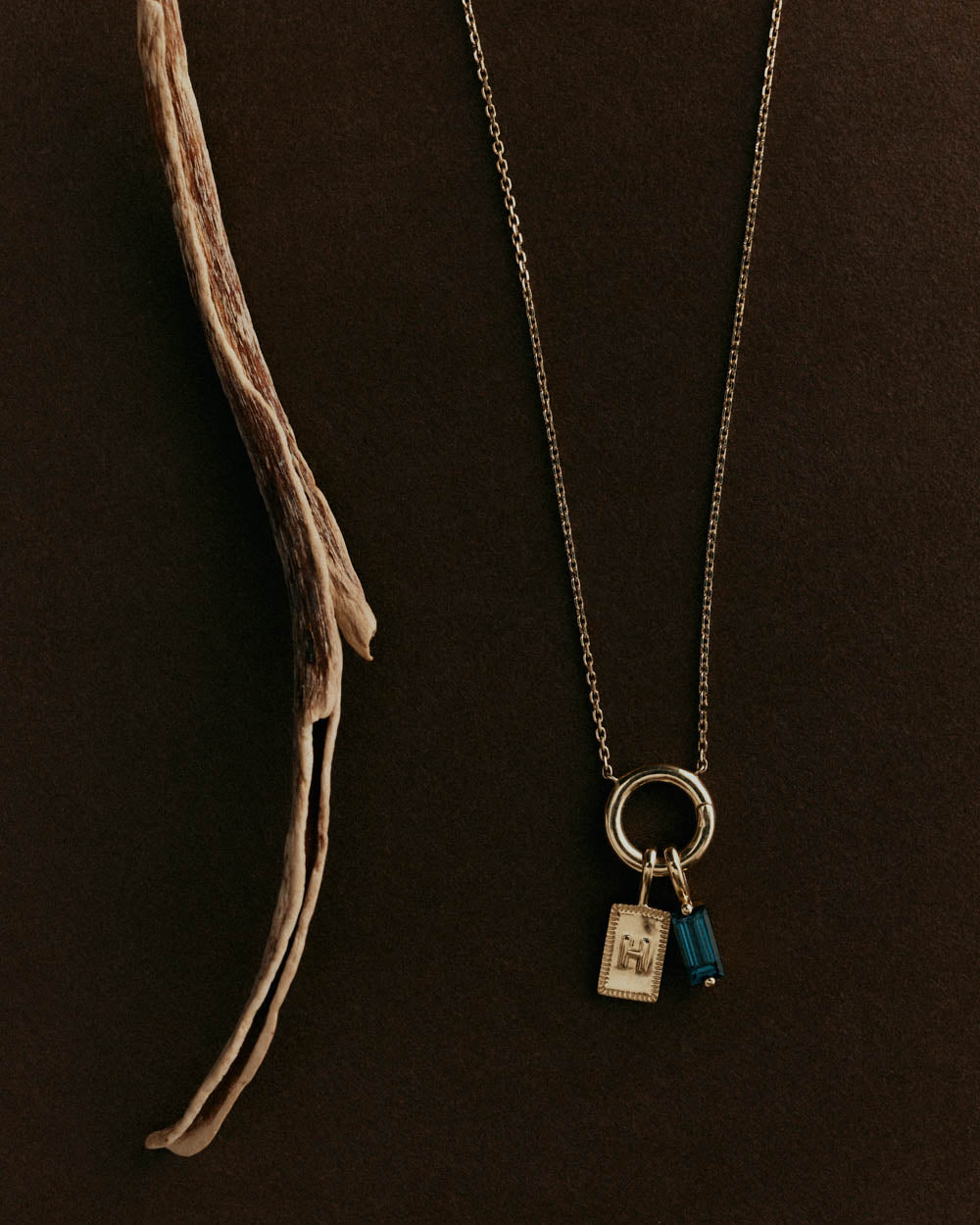 RESONATE CLASP NECKLACE (9K GOLD)