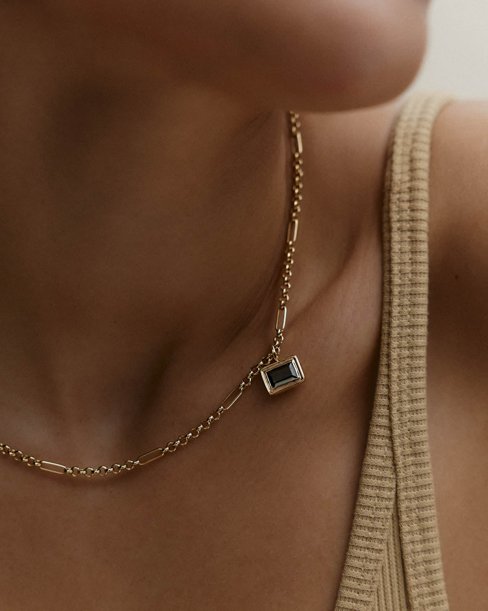 EBB RADIANCE PENDANT (18K GOLD PLATED)