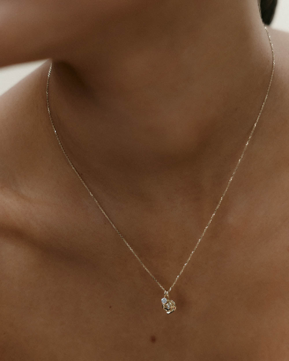 APERIO CHARM (9K GOLD)