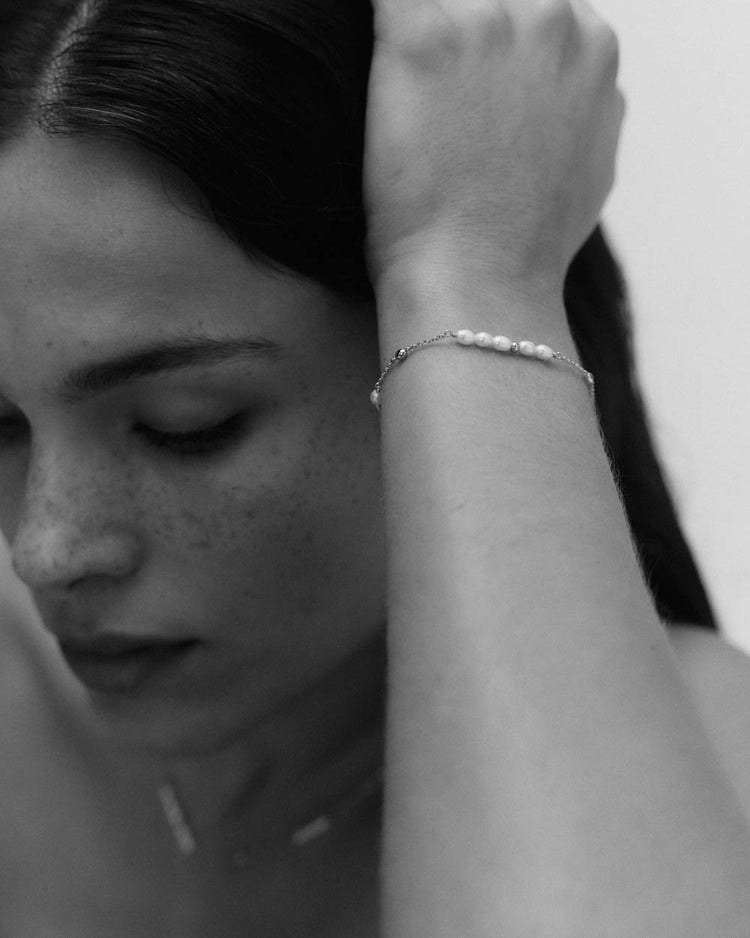 RESONANCE PEARL BRACELET (STERLING SILVER)