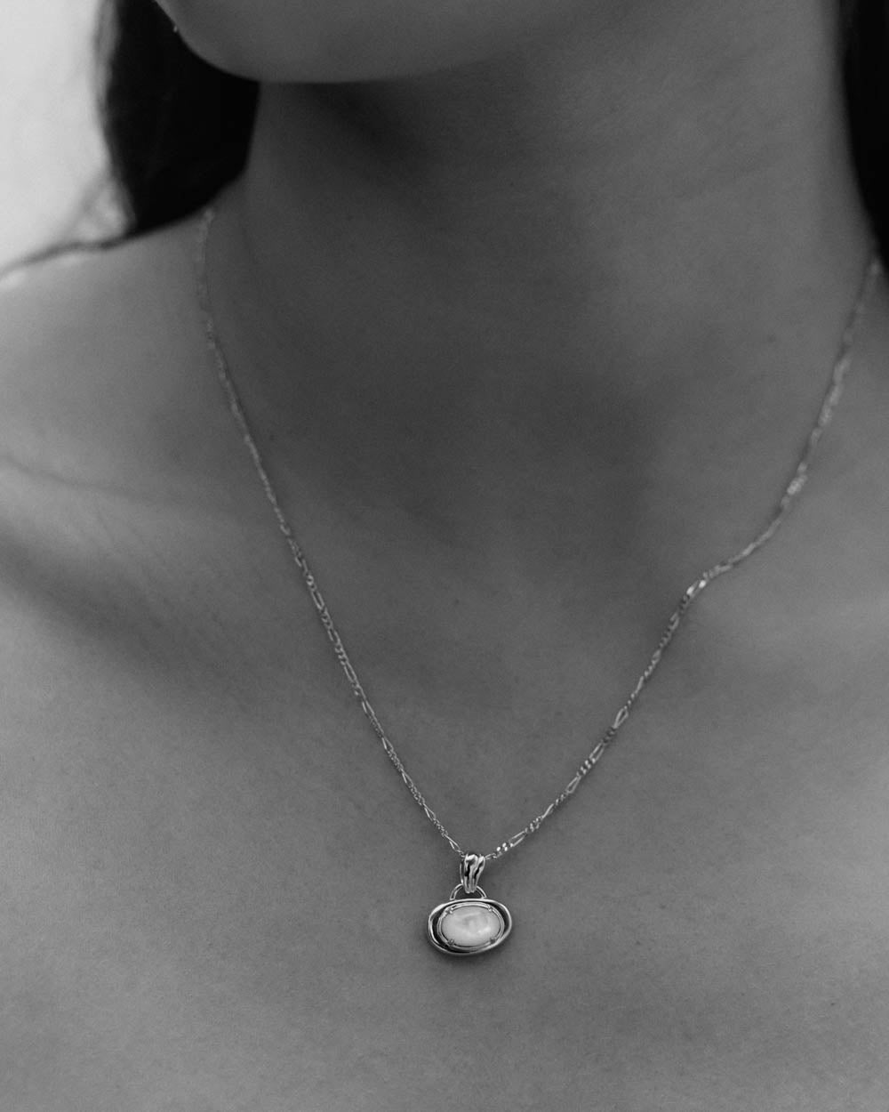 PASSAGE NECKLACE (18K GOLD PLATED)