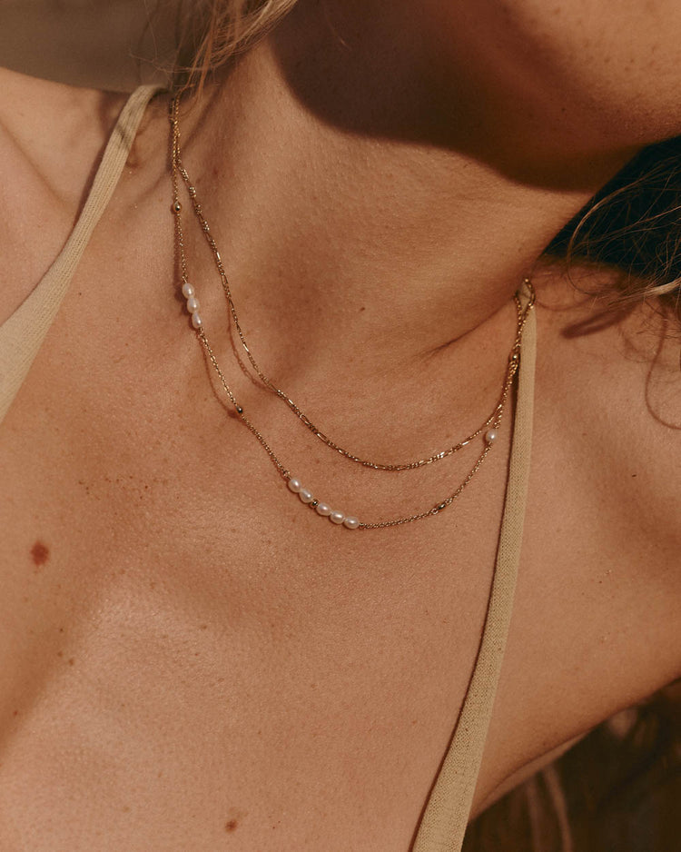 RESONANCE PEARL NECKLACE (18K GOLD PLATED)
