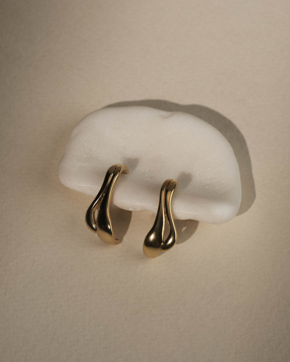 STATE OF BEING SUSPENDER STUDS (18K GOLD PLATED)