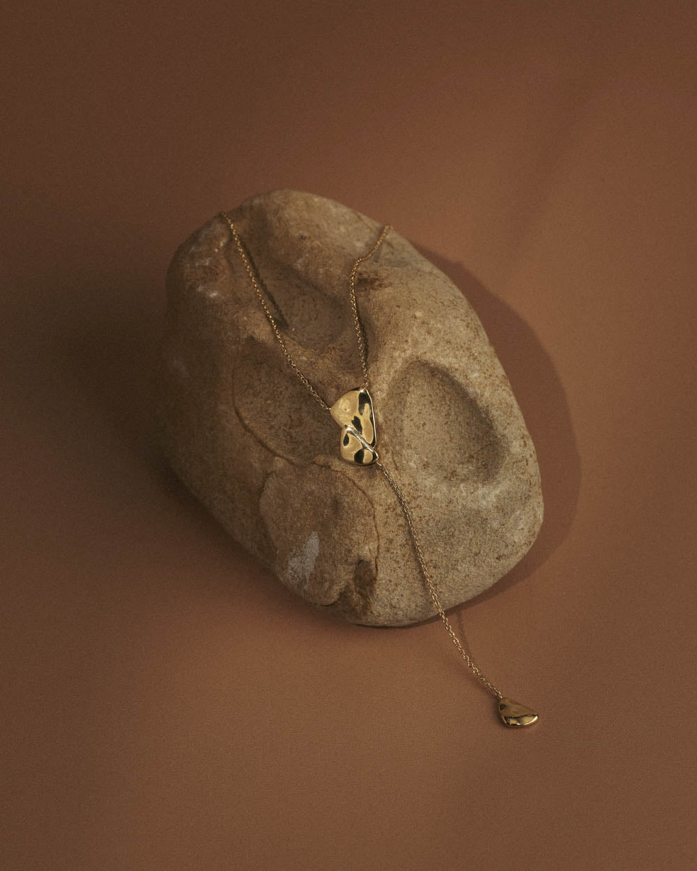 PORTAL LARIAT NECKLACE (18K GOLD PLATED)