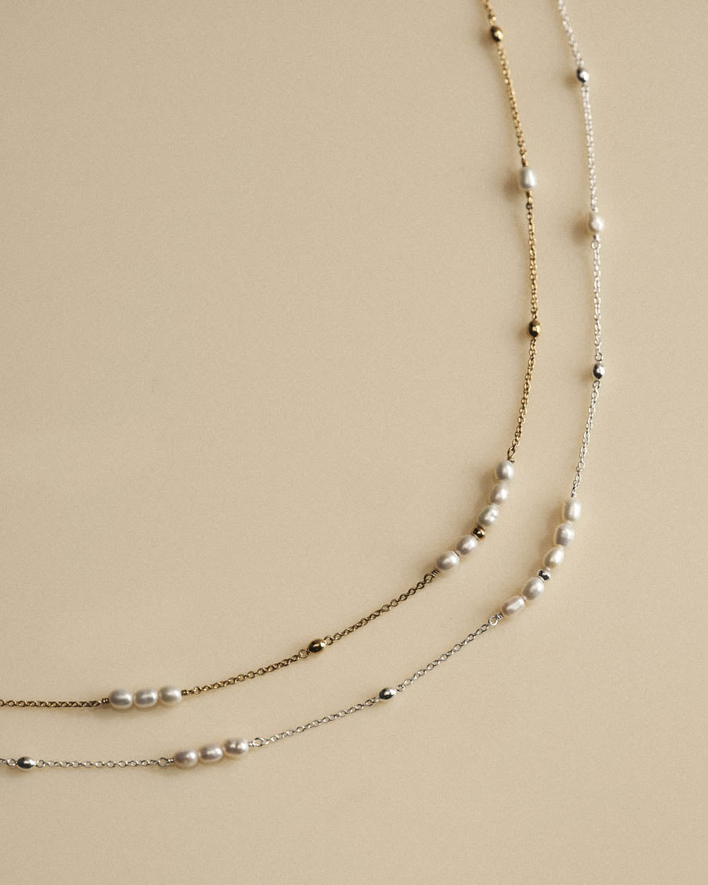 RESONANCE PEARL NECKLACE (18K GOLD PLATED)
