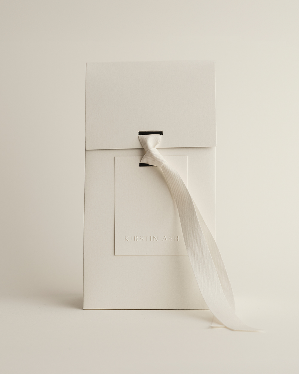 SIGNATURE GIFT WRAP