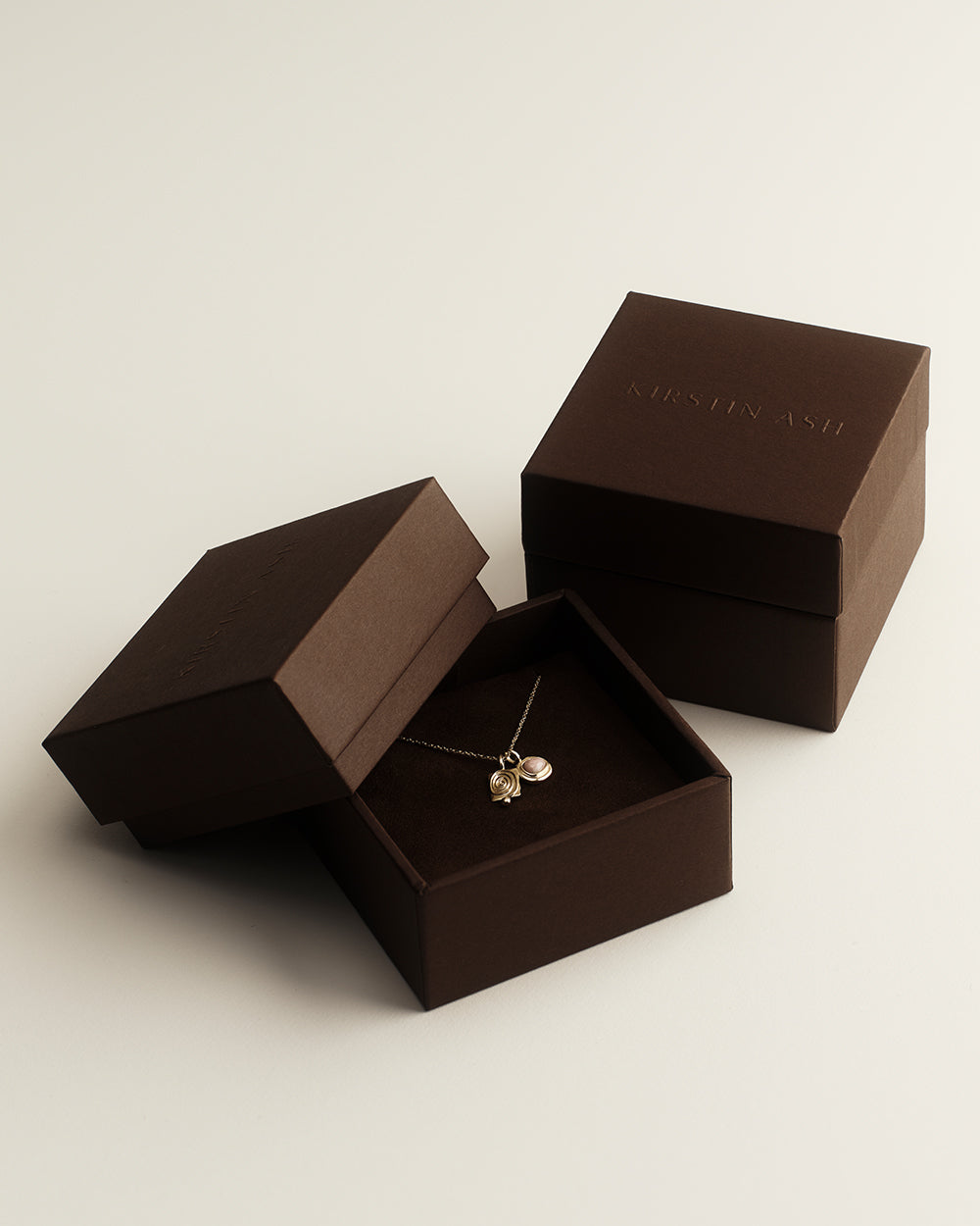 APERIO CHARM (9K GOLD)
