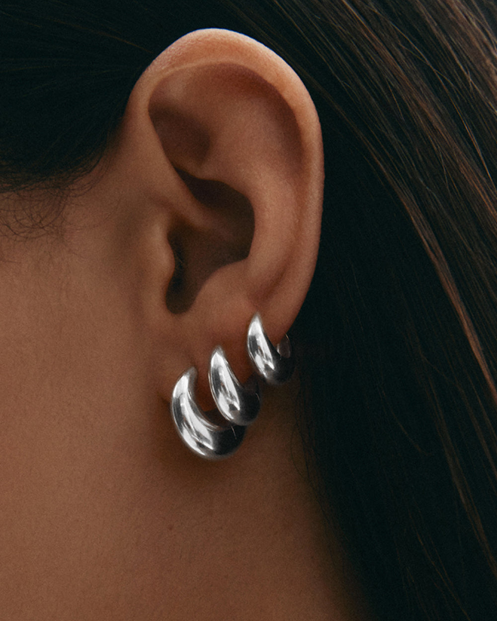 INDIGO HOOPS MEDIUM (STERLING SILVER)