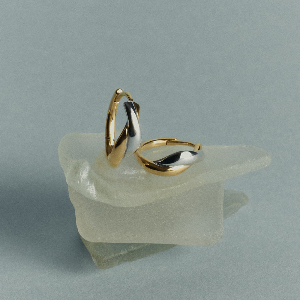 DUALITY HUGGIES (MIXED METAL)