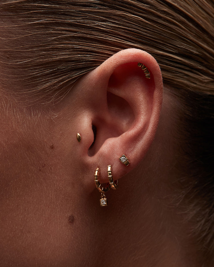 DECO SQUARE HOOPS (18K GOLD PLATED) IMAGE 2