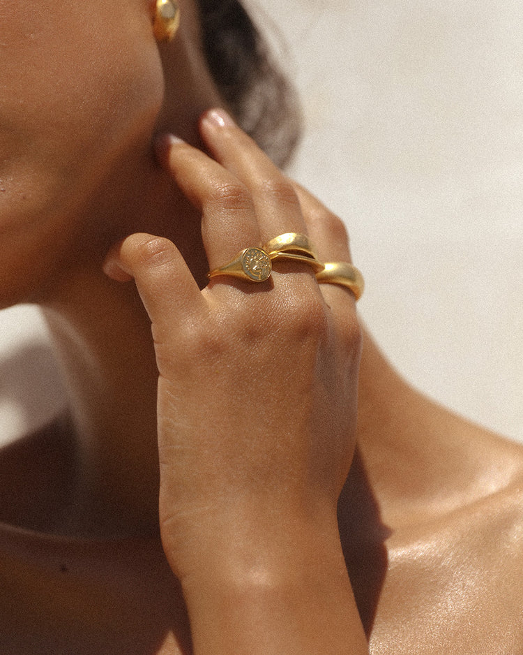 ARIES SIGNET RING (18K GOLD VERMEIL)