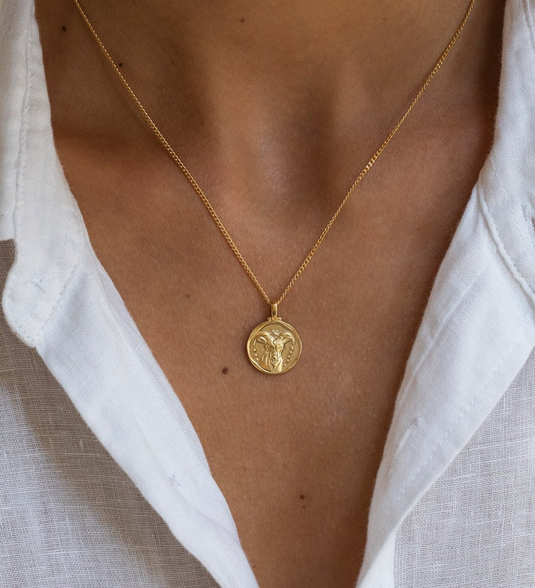 CAPRICORN ZODIAC NECKLACE (18K GOLD VERMEIL)
