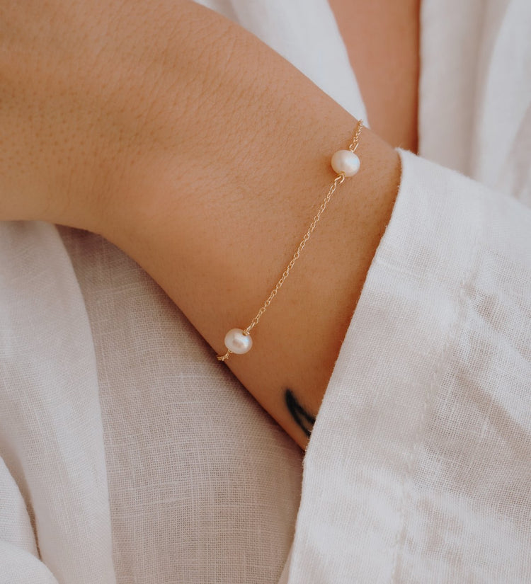MOON TIDE PEARL BRACELET (9K GOLD)
