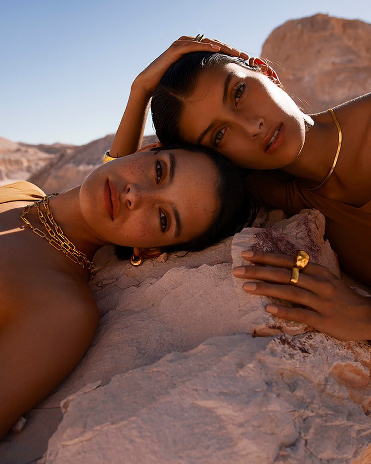 ESSENCE HOOPS SMALL (18K GOLD PLATED)