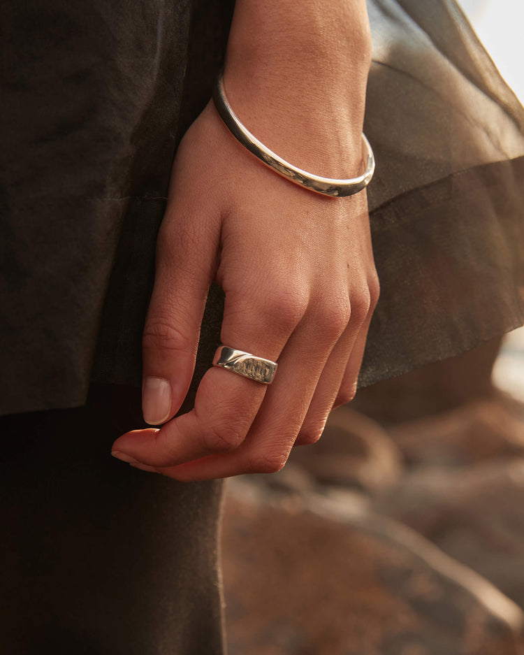 FOLD BANGLE (STERLING SILVER)